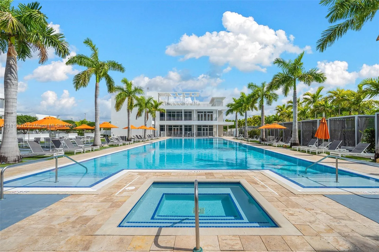 Doral, Florida 33178, United States, 3 Bedrooms Bedrooms, ,3 BathroomsBathrooms,Residential,Pending,140448