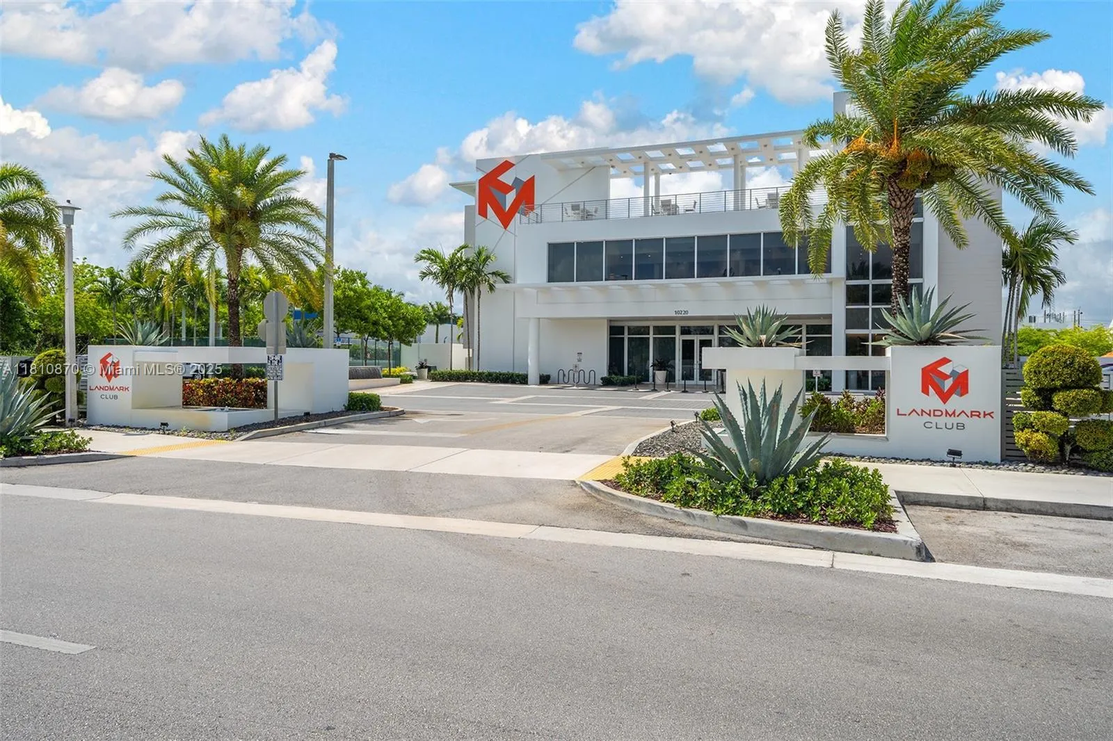 Doral, Florida 33178, United States, 3 Bedrooms Bedrooms, ,3 BathroomsBathrooms,Residential,Pending,140448