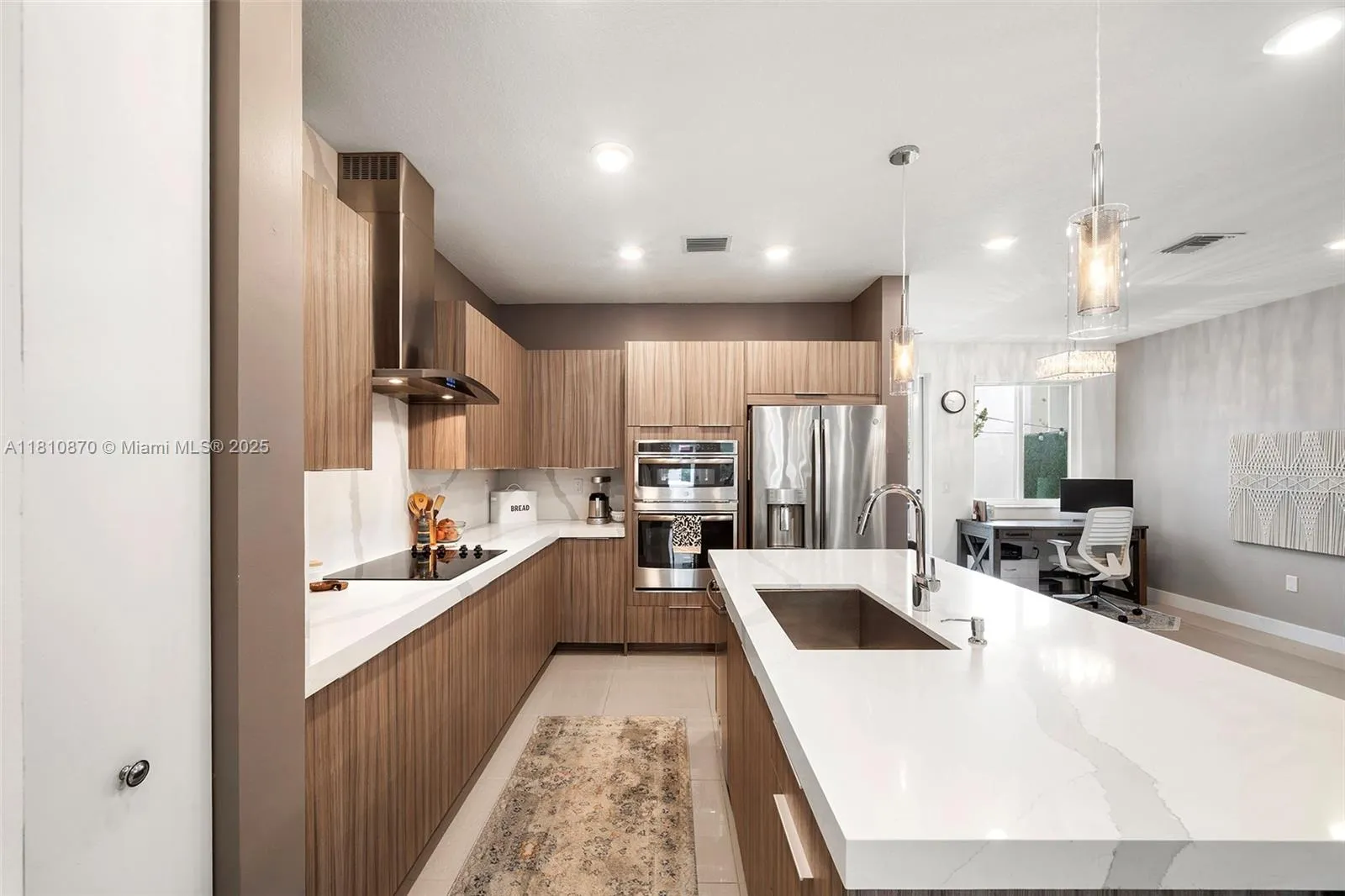 Doral, Florida 33178, United States, 3 Bedrooms Bedrooms, ,3 BathroomsBathrooms,Residential,Pending,140448