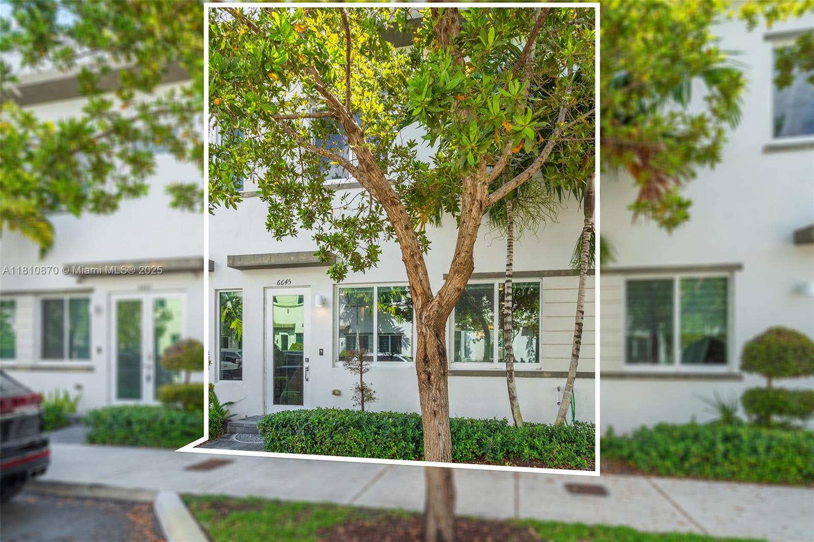6645 Nw 103rd Path, Doral, Miami-Dade County, Florida - 3 Bedrooms  
3 Bathrooms - 
