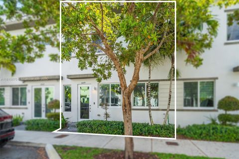6645 NW 103rd Path Doral FL 33178