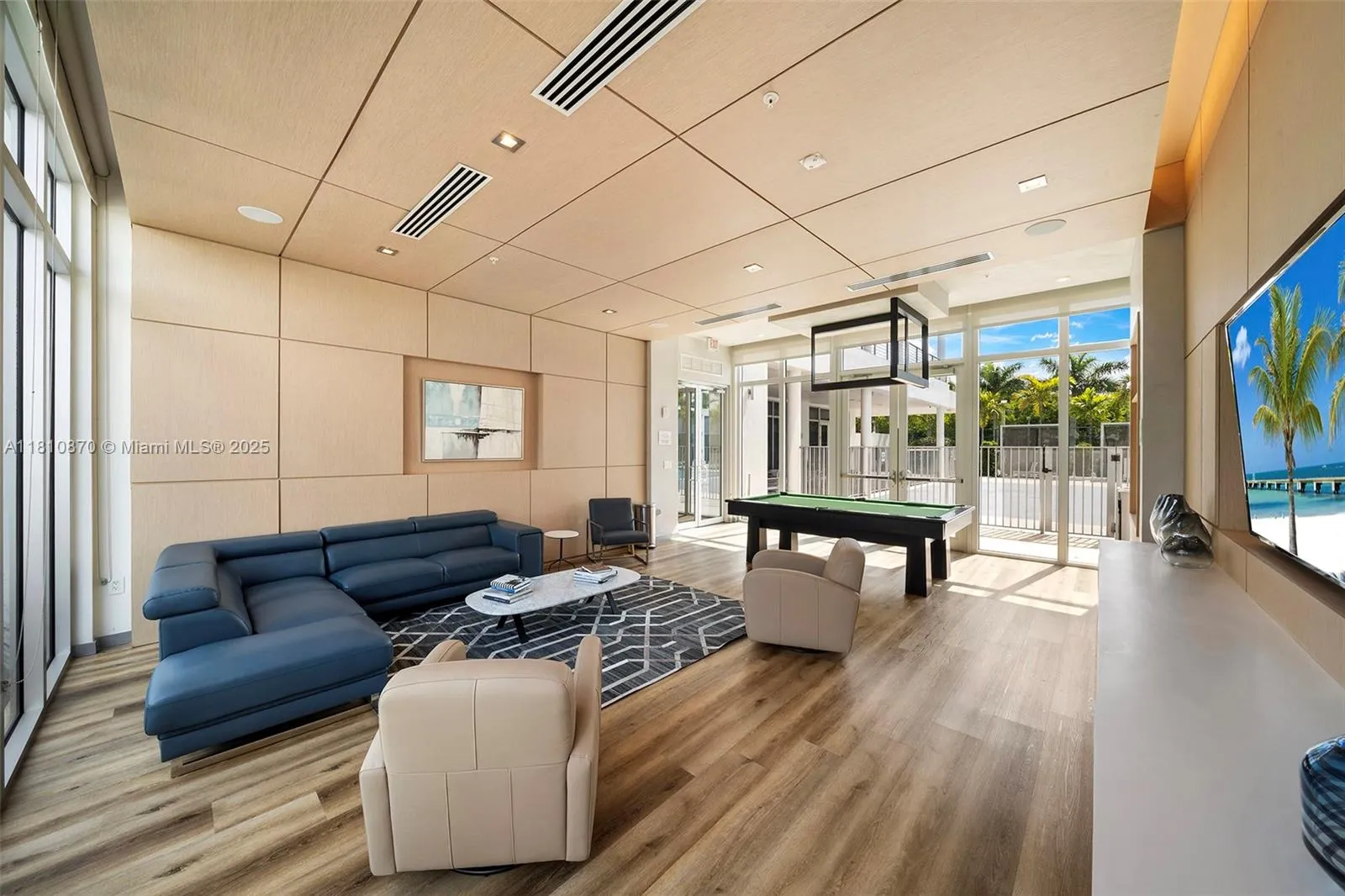 Doral, Florida 33178, United States, 3 Bedrooms Bedrooms, ,3 BathroomsBathrooms,Residential,Pending,140448