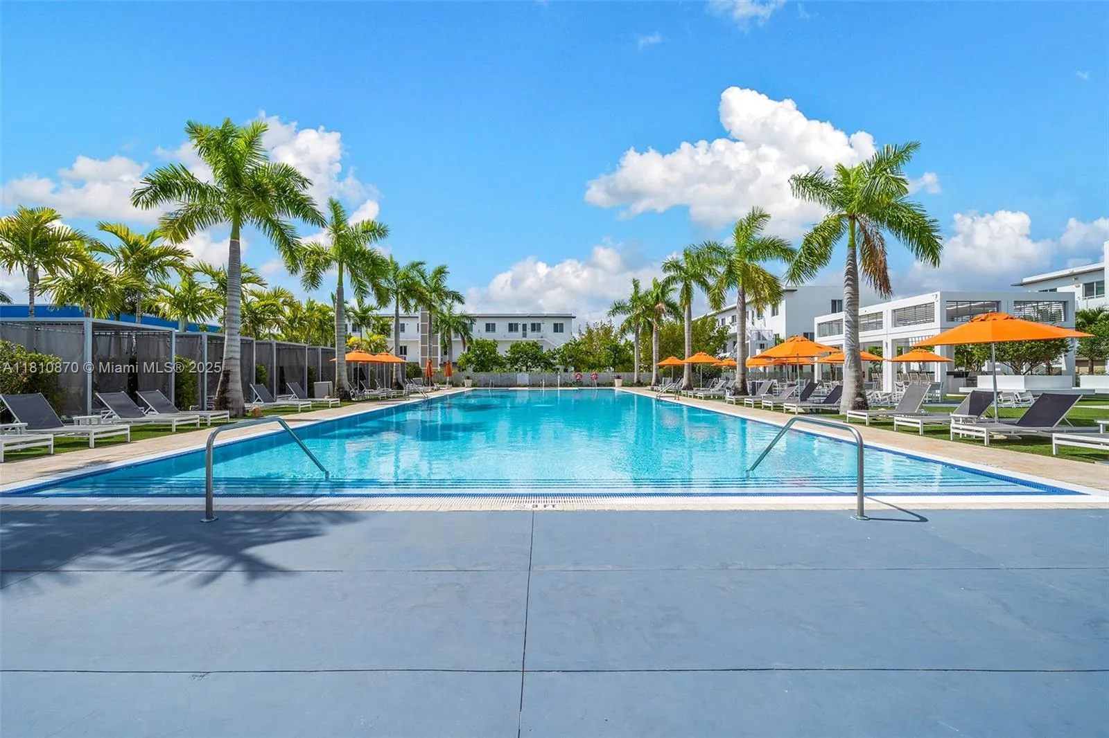 Doral, Florida 33178, United States, 3 Bedrooms Bedrooms, ,3 BathroomsBathrooms,Residential,Pending,140448