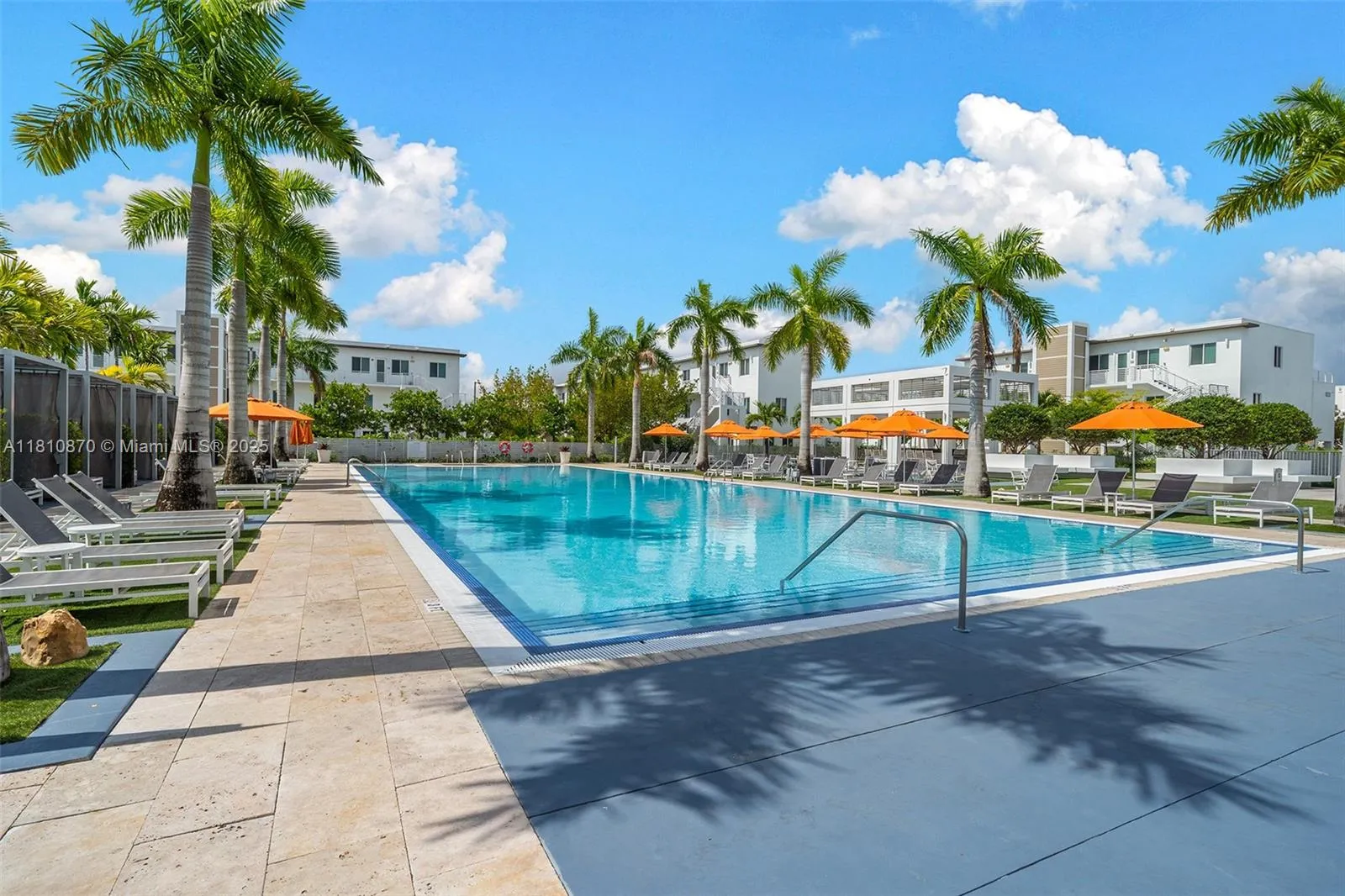 Doral, Florida 33178, United States, 3 Bedrooms Bedrooms, ,3 BathroomsBathrooms,Residential,Pending,140448