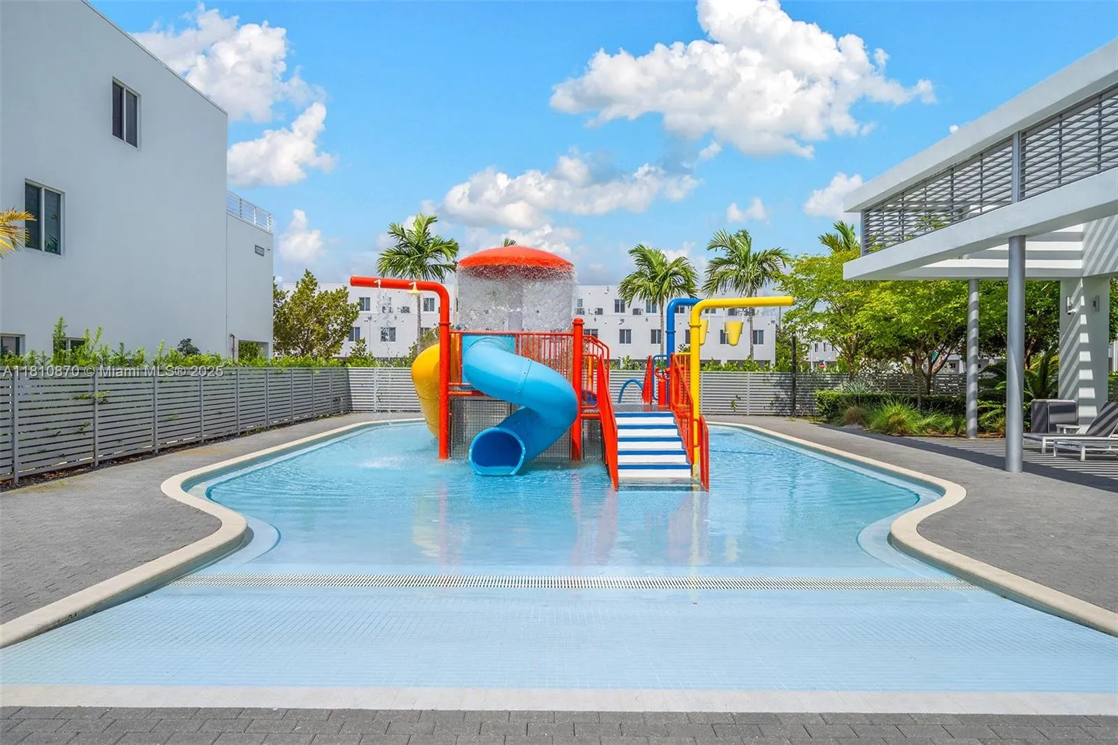 Doral, Florida 33178, United States, 3 Bedrooms Bedrooms, ,3 BathroomsBathrooms,Residential,Pending,140448