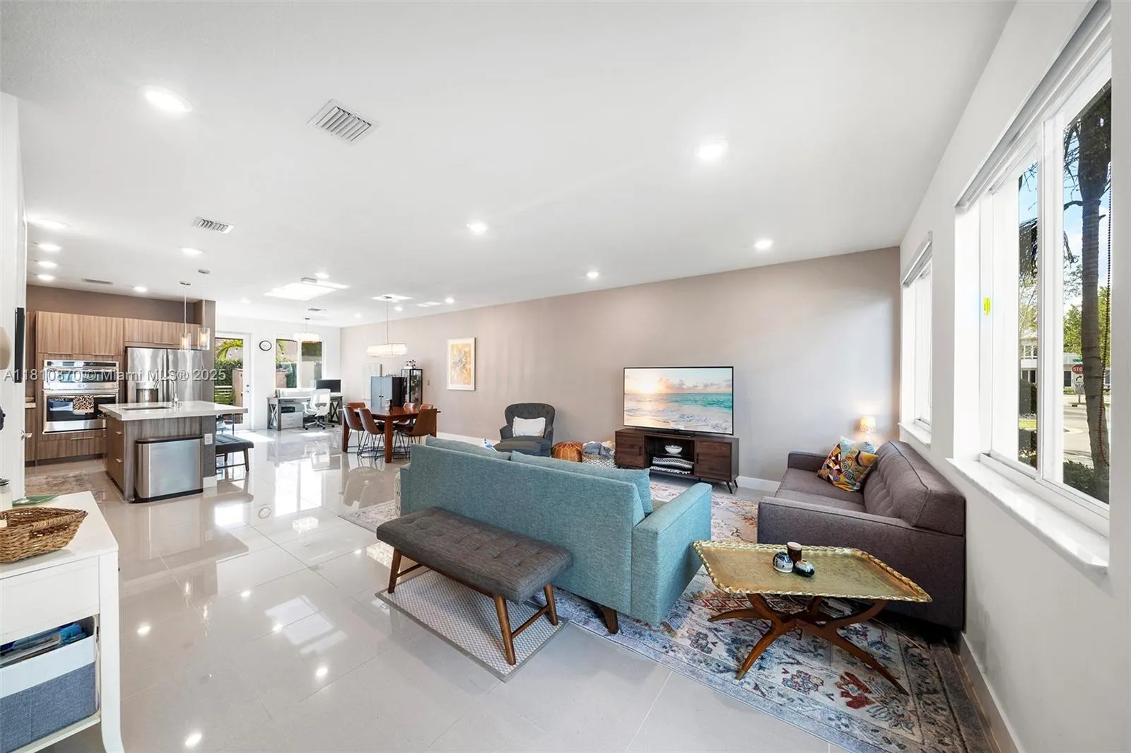 Doral, Florida 33178, United States, 3 Bedrooms Bedrooms, ,3 BathroomsBathrooms,Residential,Pending,140448