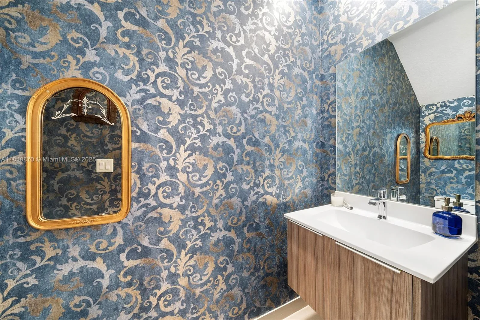 Doral, Florida 33178, United States, 3 Bedrooms Bedrooms, ,3 BathroomsBathrooms,Residential,Pending,140448