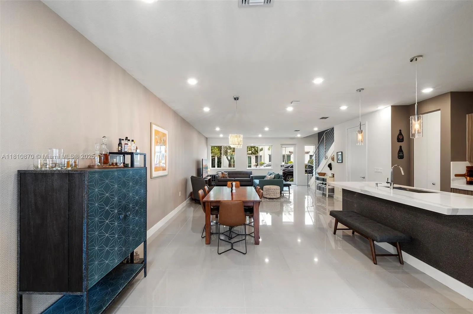 Doral, Florida 33178, United States, 3 Bedrooms Bedrooms, ,3 BathroomsBathrooms,Residential,Pending,140448