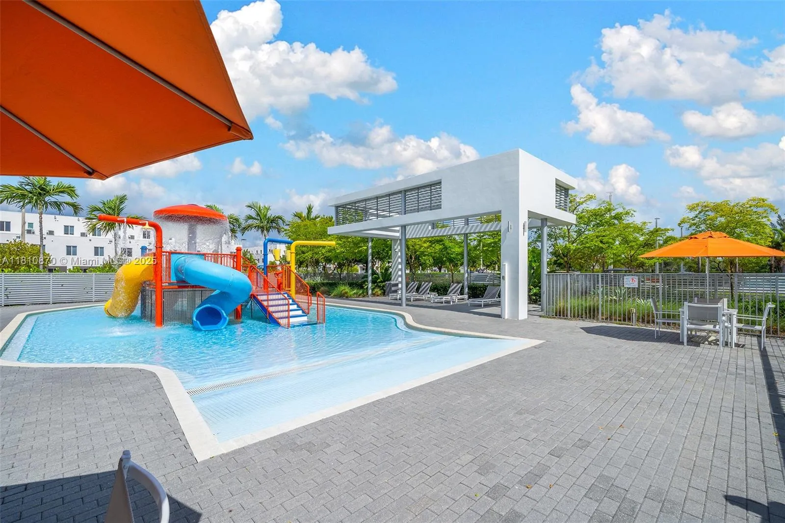 Doral, Florida 33178, United States, 3 Bedrooms Bedrooms, ,3 BathroomsBathrooms,Residential,Pending,140448