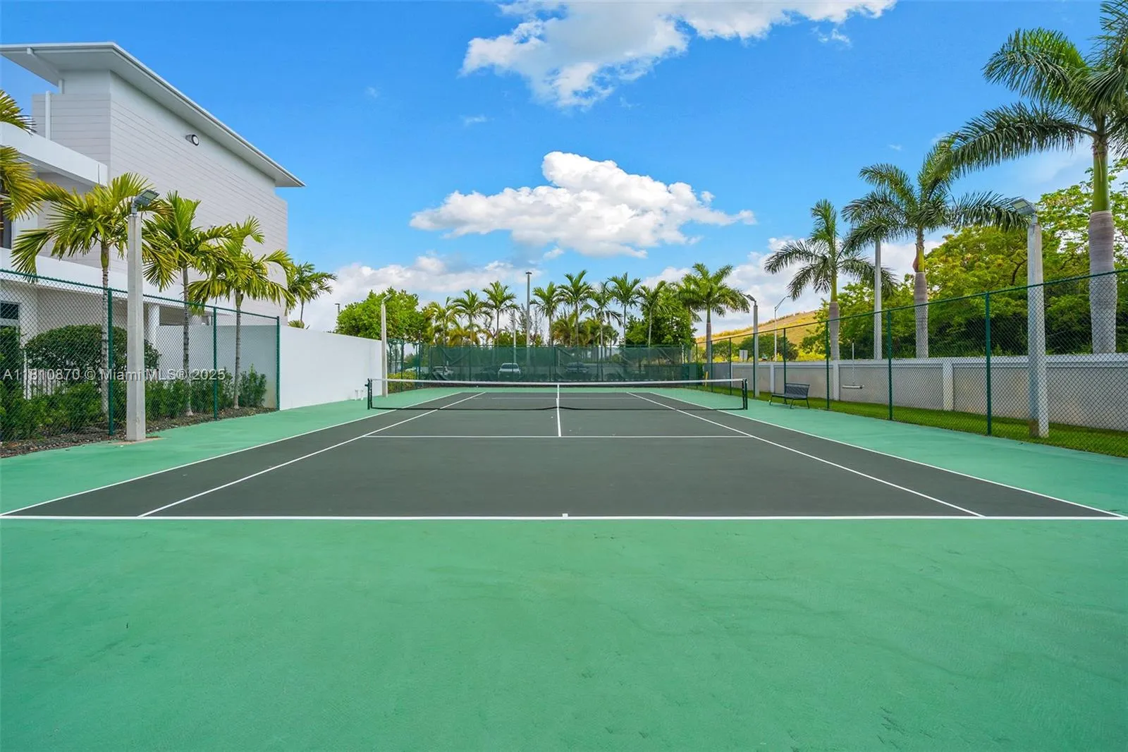 Doral, Florida 33178, United States, 3 Bedrooms Bedrooms, ,3 BathroomsBathrooms,Residential,Pending,140448