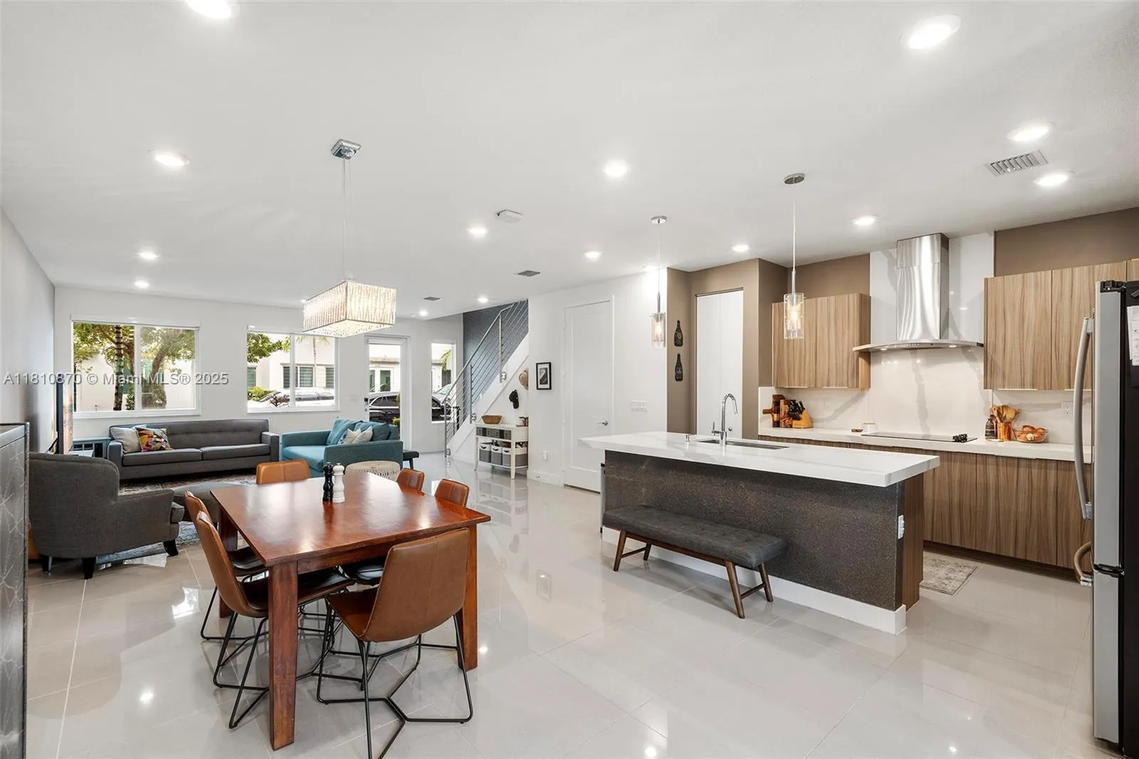 Doral, Florida 33178, United States, 3 Bedrooms Bedrooms, ,3 BathroomsBathrooms,Residential,Pending,140448