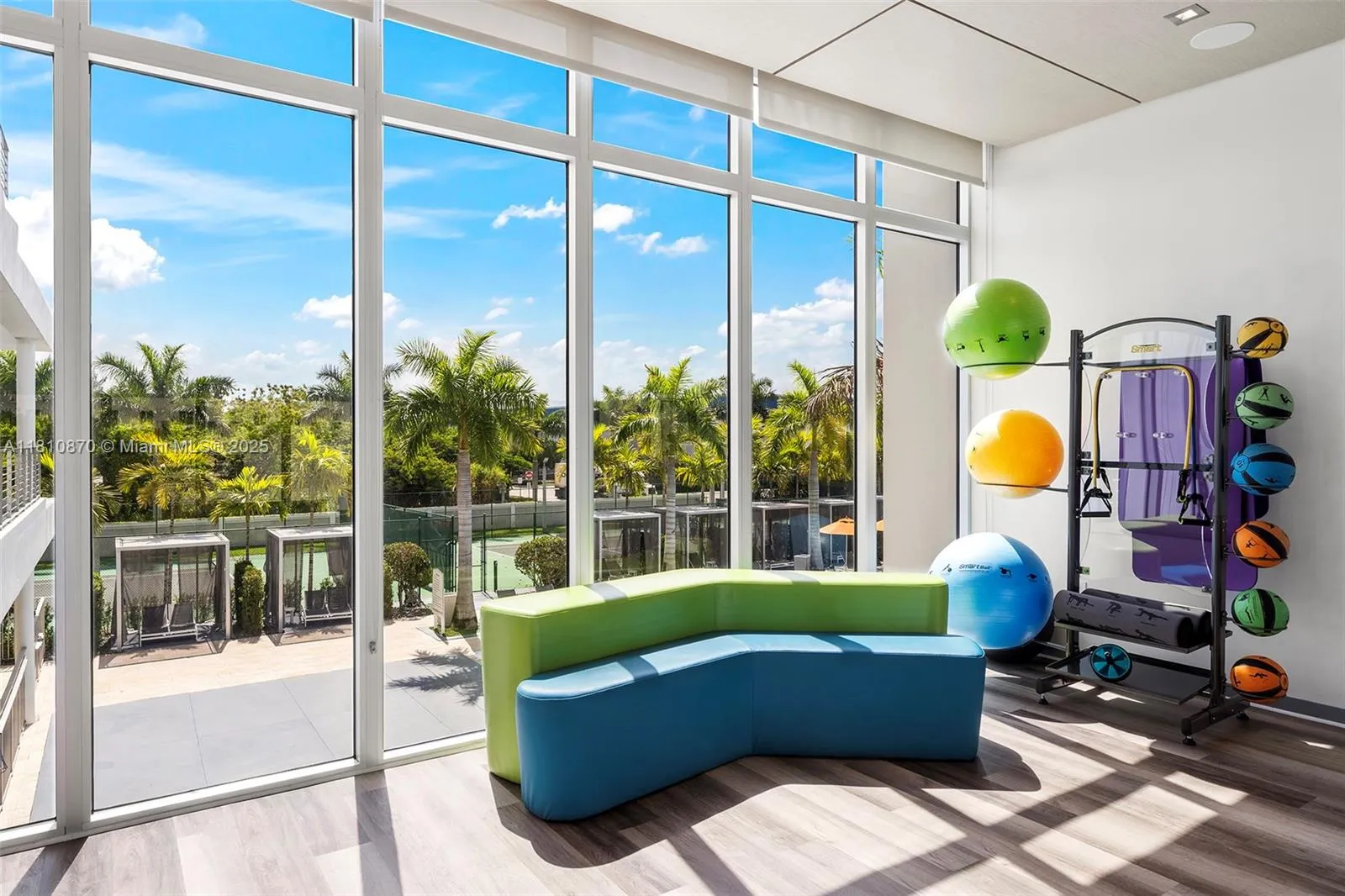 Doral, Florida 33178, United States, 3 Bedrooms Bedrooms, ,3 BathroomsBathrooms,Residential,Pending,140448