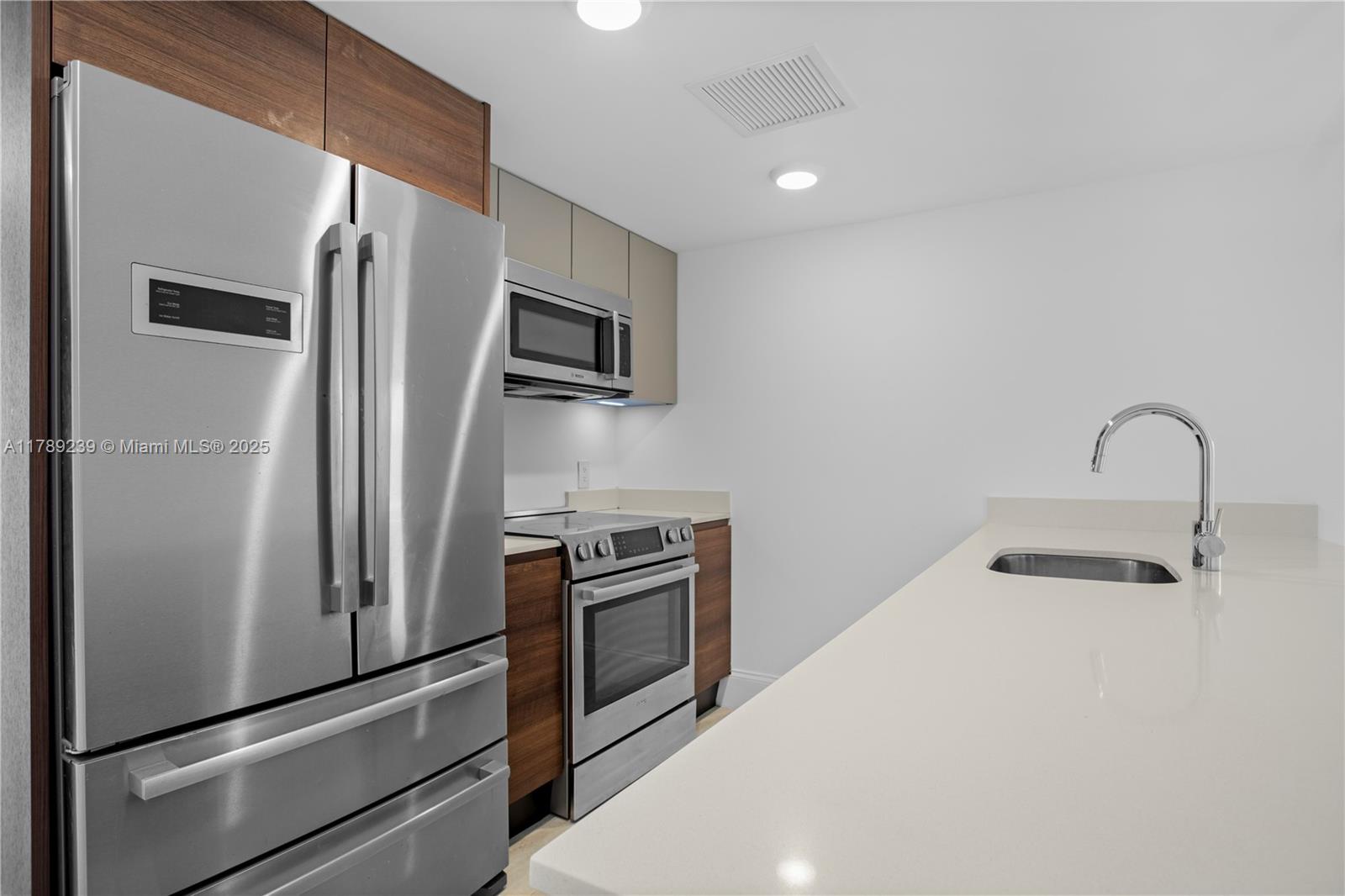 THE IVORY RESIDENCE CONDO - Residential
