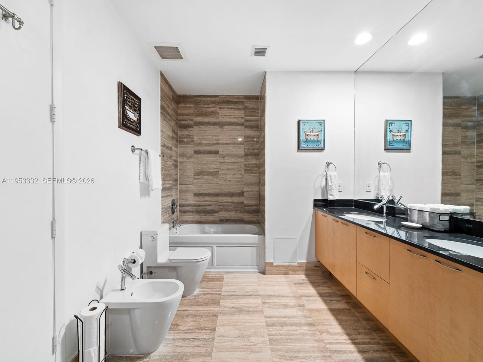 TDR TOWER II CONDO - Residential