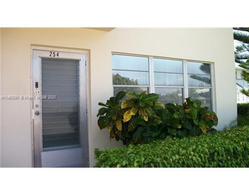 254 Camden K 254, West Palm Beach, Palm Beach County, Florida - 1 Bedrooms  
2 Bathrooms - 