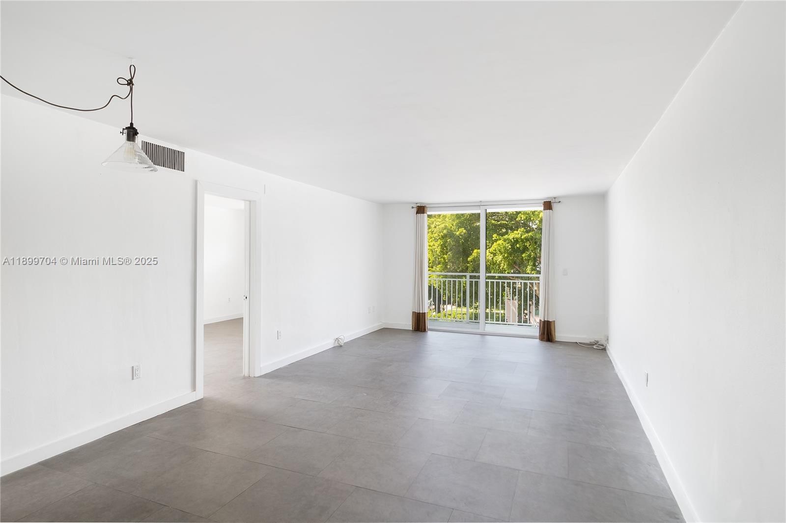 THE PARK GARDENS CONDO - Residential Lease