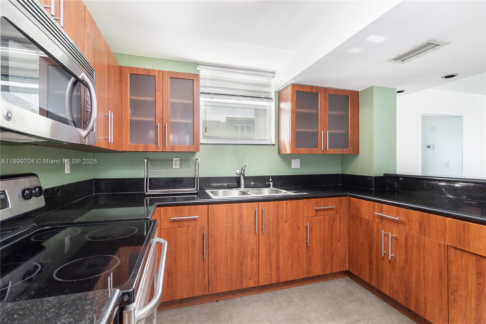 THE PARK GARDENS CONDO - Residential Lease