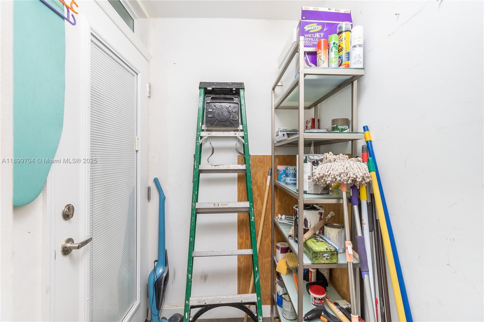 THE PARK GARDENS CONDO - Residential Lease