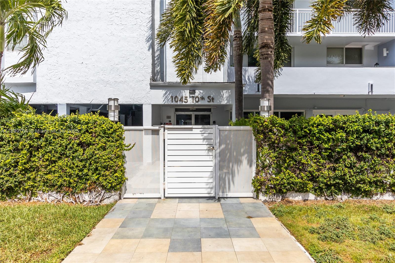 THE PARK GARDENS CONDO - Residential Lease