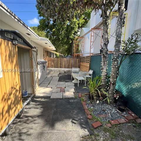 Photo of 6157 SW 64th St #6157, South Miami, FL 33143 (MLS # A12058618)