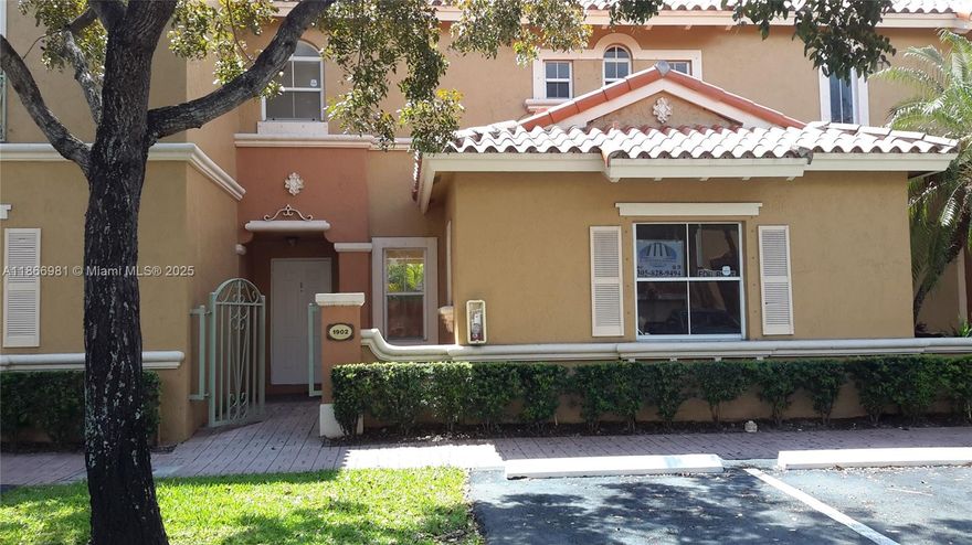 GREAT 2 STORY TOWNHOME WITH 3 BEDROOMS & 3 BATHROOMS. AMPLE MASTER BEDROOM W/WALK IN CLOSET, WASHER/DRYER INSIDE UNIT. 1 BED/BATH ON 1ST FLOOR. NO PETS ARE ALLOW, GOOD CREDIT IS REQUIRED, NO EVICTIONS. 2 PARKING SPACES ARE ASSIGNED AT FRONT OF THE UNIT (NO MORE OF 2 VEHICLES) NO COMMERCIAL VEHICLES.  GATED COMMUNITY, POOL & PLAY AREA. ANY PERSON ABOVE 18 YEARS OLD MUST BE ADDED IN THE LEASE & MUST APPLY W/ THE ASSOCIATION. FOR EACH APPLICANT IS REQUIRED TO PRESNT ORIGINAL & CLEAN RECENT POLICE REPORT, FULL CREDIT REPORT, PROOF OF INCOME 3 LAST PAY STUBS, 2 LAST BANK STATEMENTS & THE LAST 2 INCOME TAXES, TENANTS PAY THE EXTRA $1,500. ASSOCIATION SECURITY AT APPLICATION TIME. PLUS TENANT PAY TO THE ASSOCIATION $60. FOR 2 CAR DECALS AT APPLICATION. & $150. FOR EACH APPLICANT ABOVE 18YEARS OLD