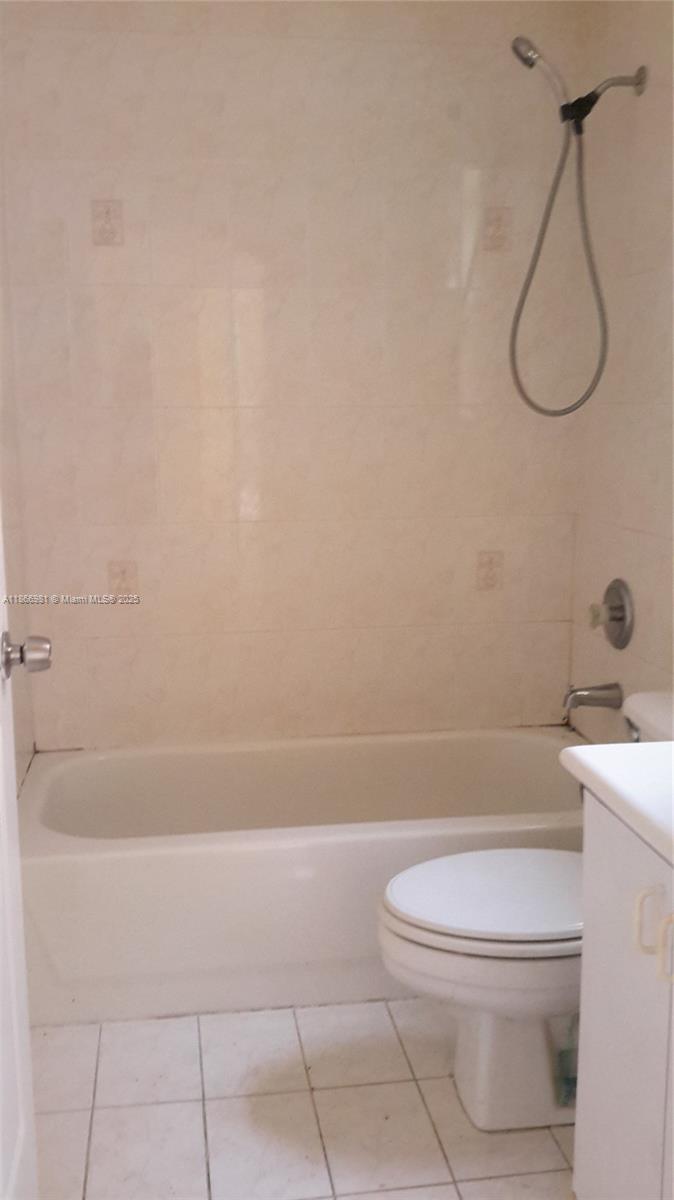 VILLA VIZCAYA CONDO - Residential Lease