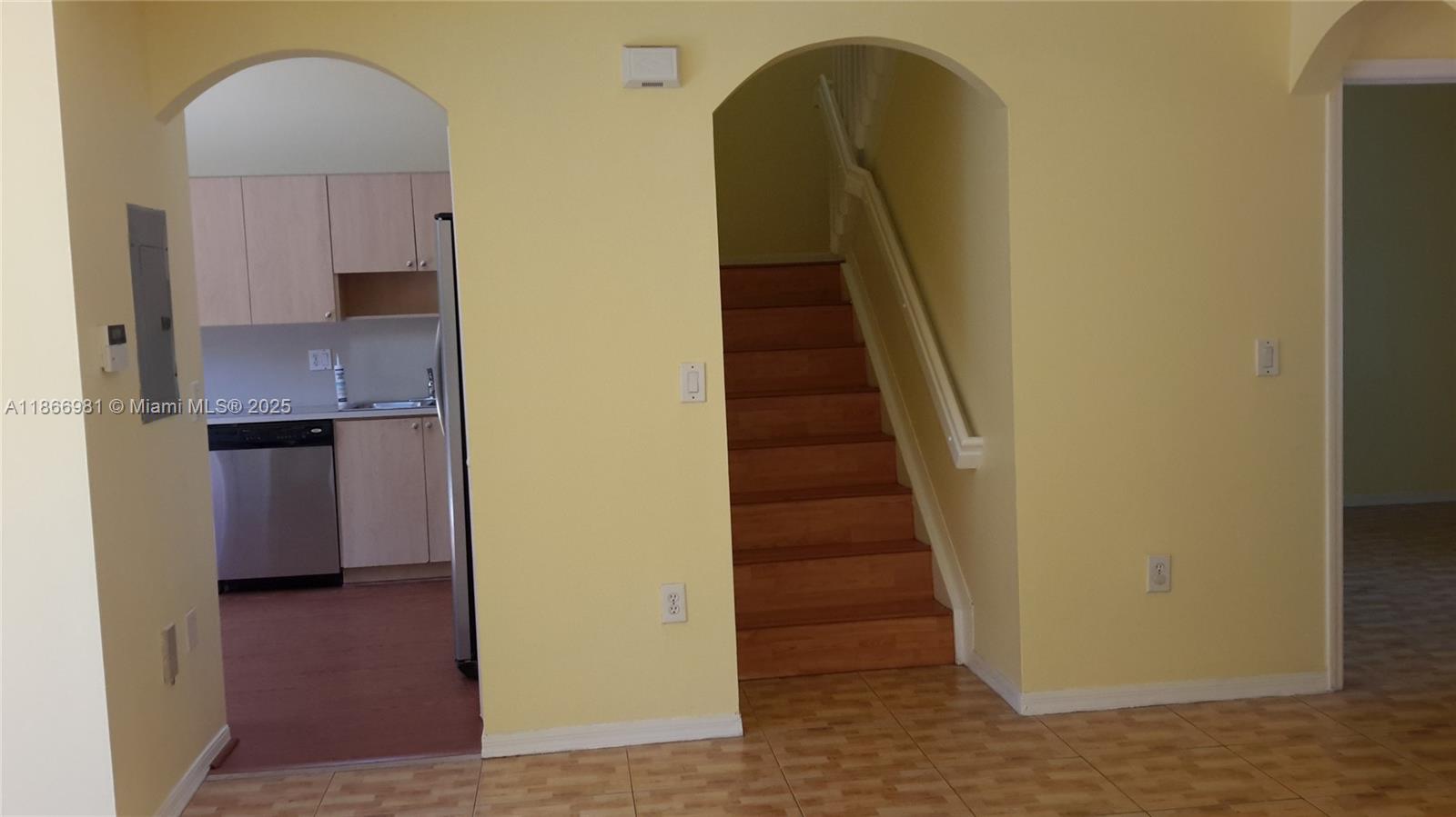 VILLA VIZCAYA CONDO - Residential Lease