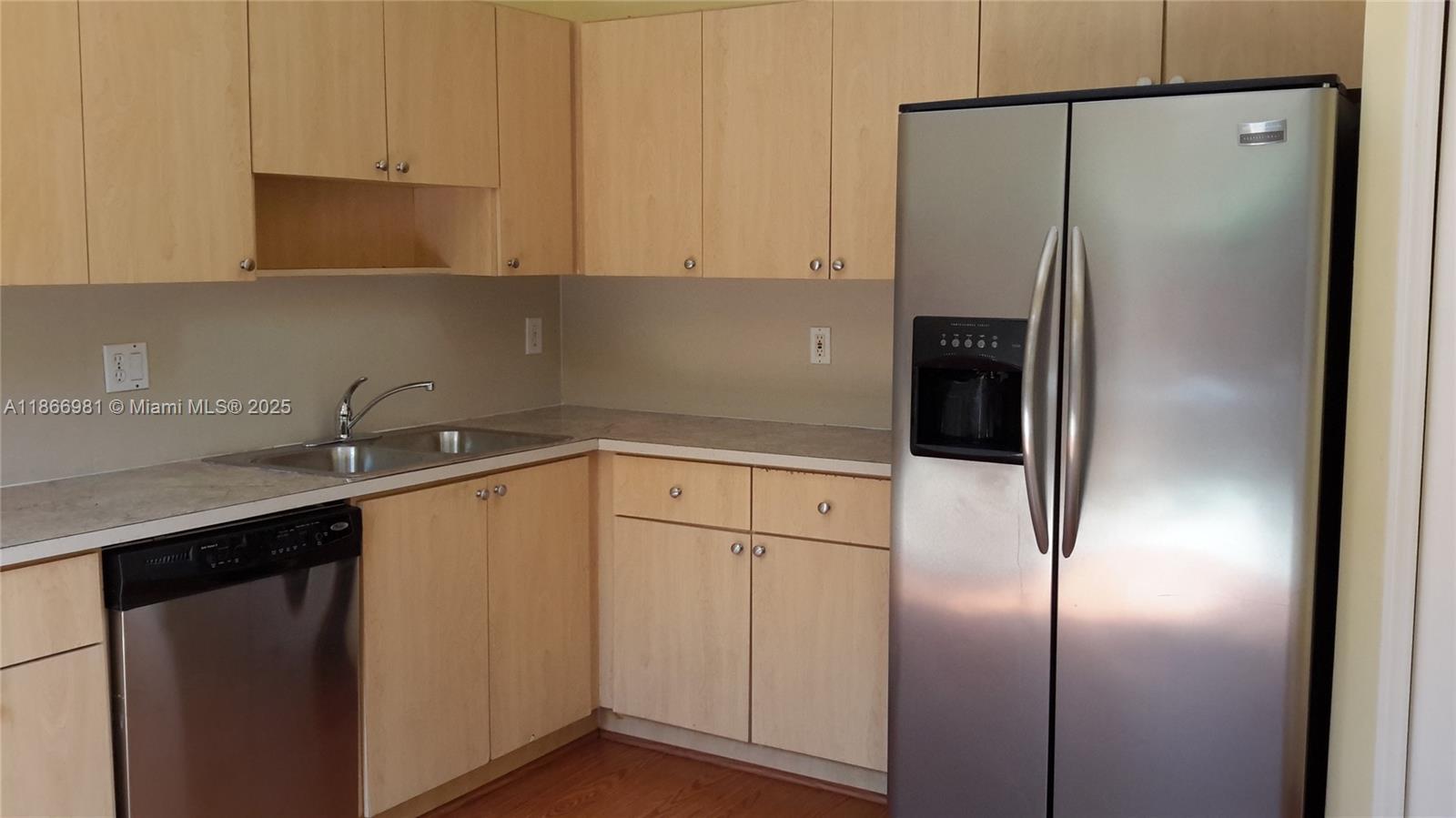 VILLA VIZCAYA CONDO - Residential Lease