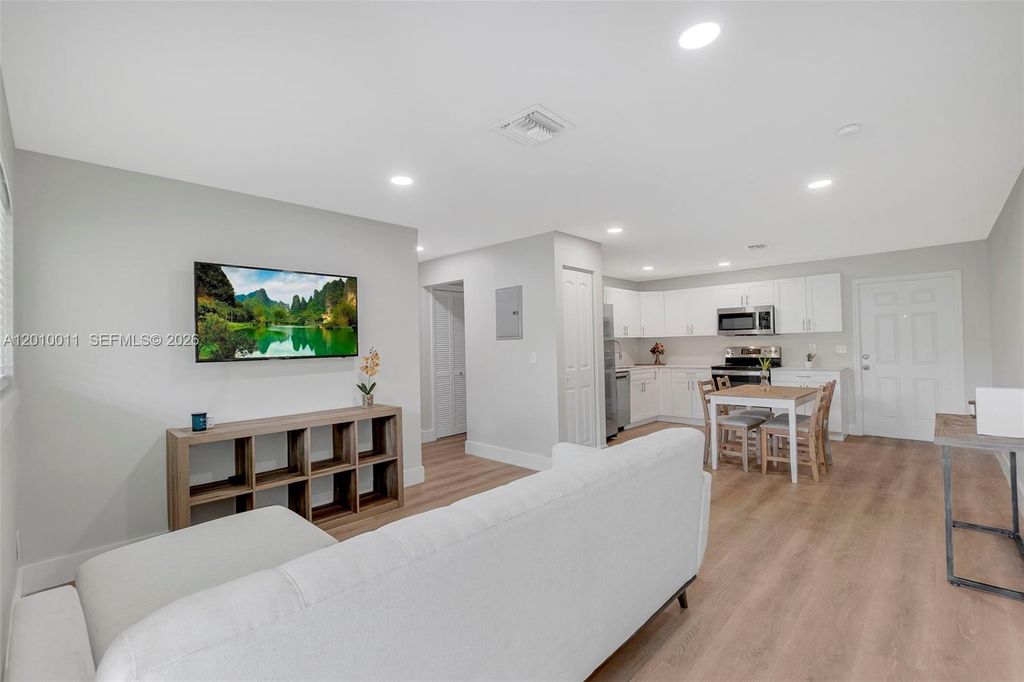 Photo of 700 NW 18th St #1-2, Fort Lauderdale, FL 33311 (MLS # A12010011)