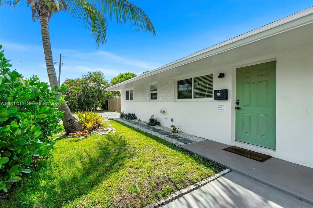 Photo of 700 NW 18th St #1-2, Fort Lauderdale, FL 33311 (MLS # A12010011)