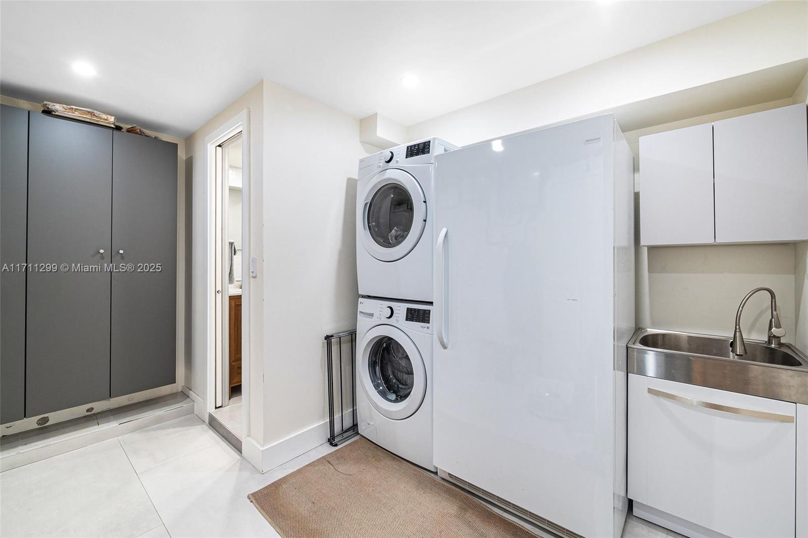 CORAL GABLES RIVIERA SEC - Residential