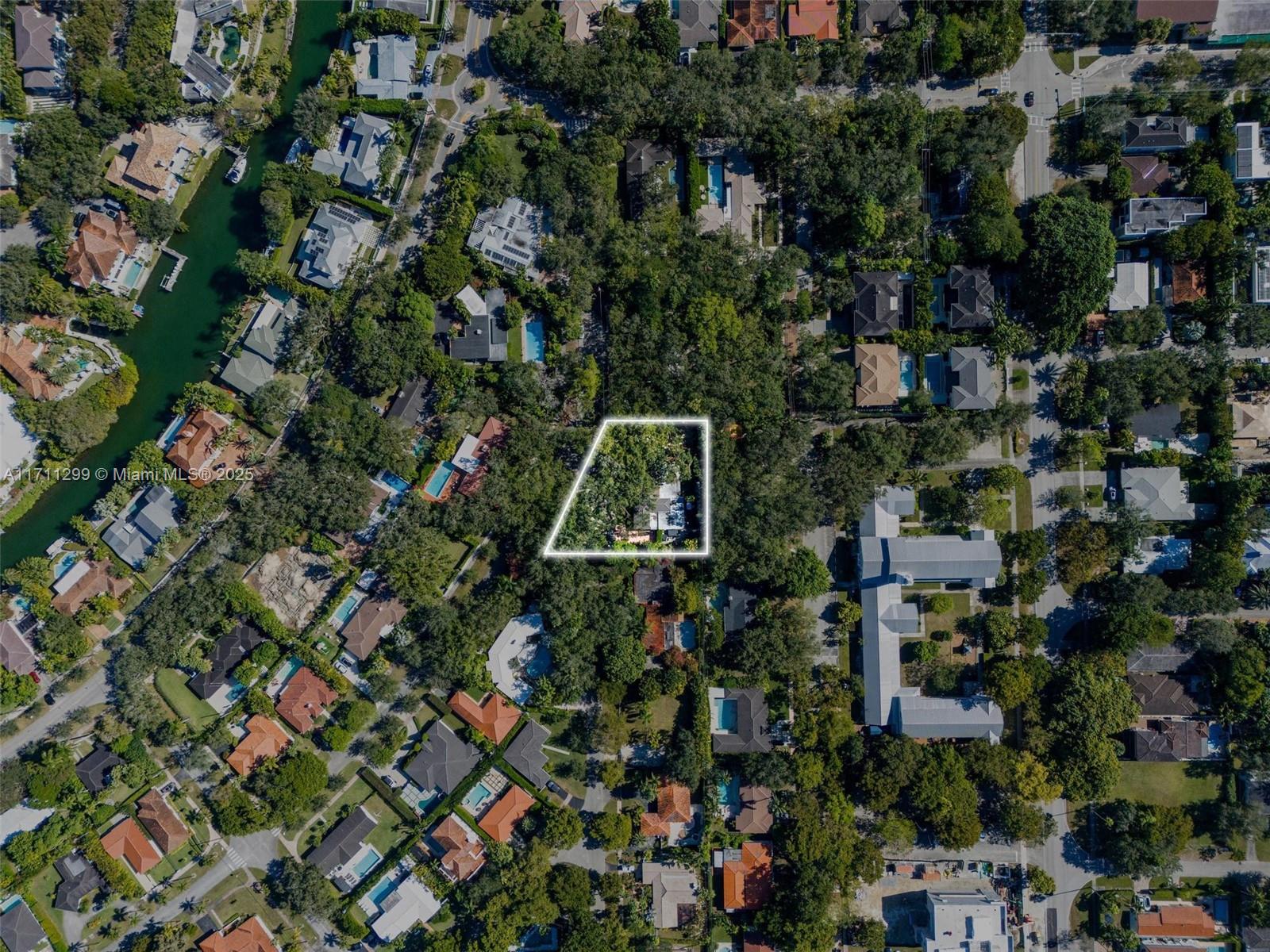 CORAL GABLES RIVIERA SEC - Residential