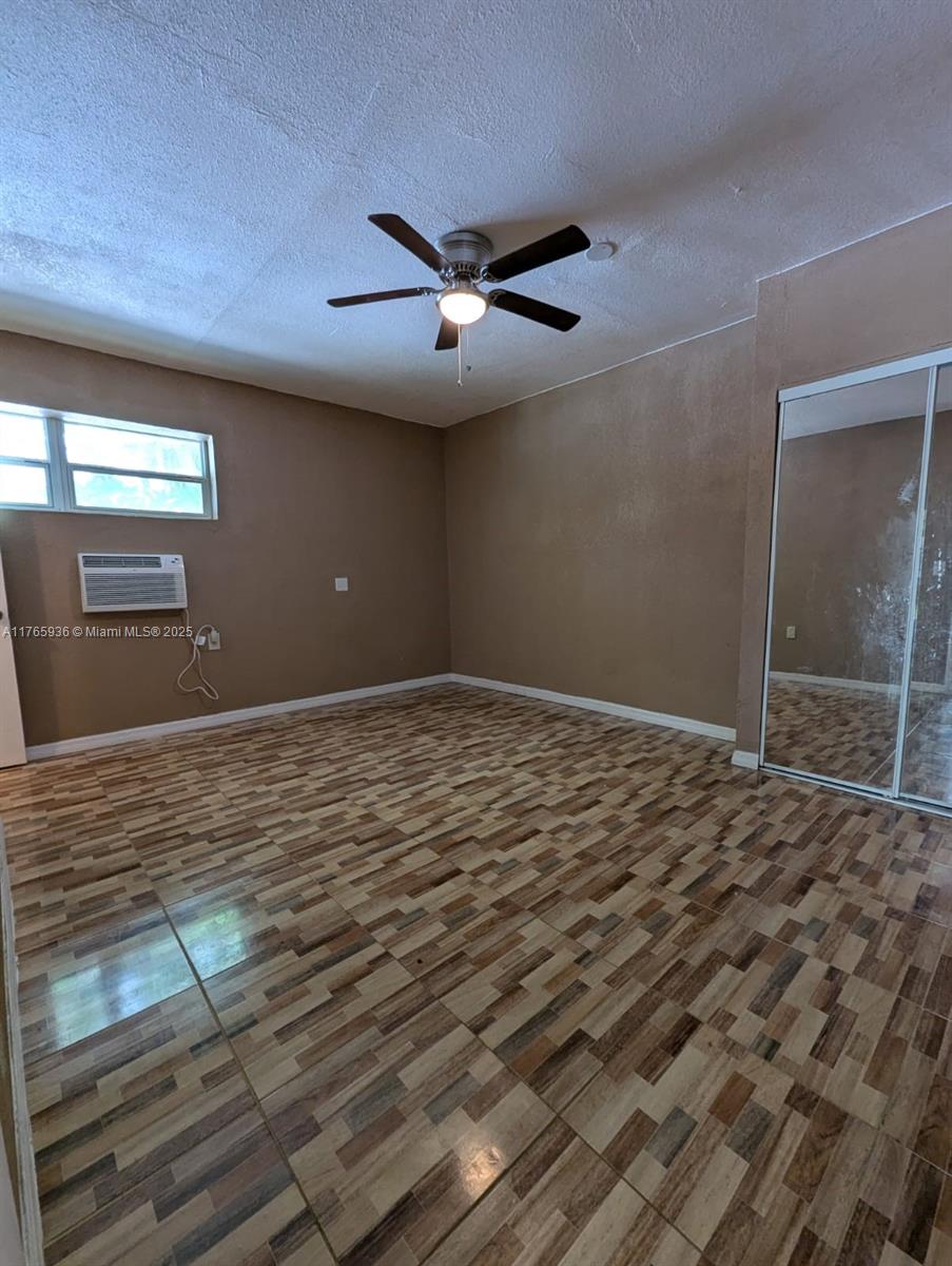 17180 Ne 18th Ave 1, North Miami Beach, Miami-Dade County, Florida - 1 Bedrooms  
1 Bathrooms - 
