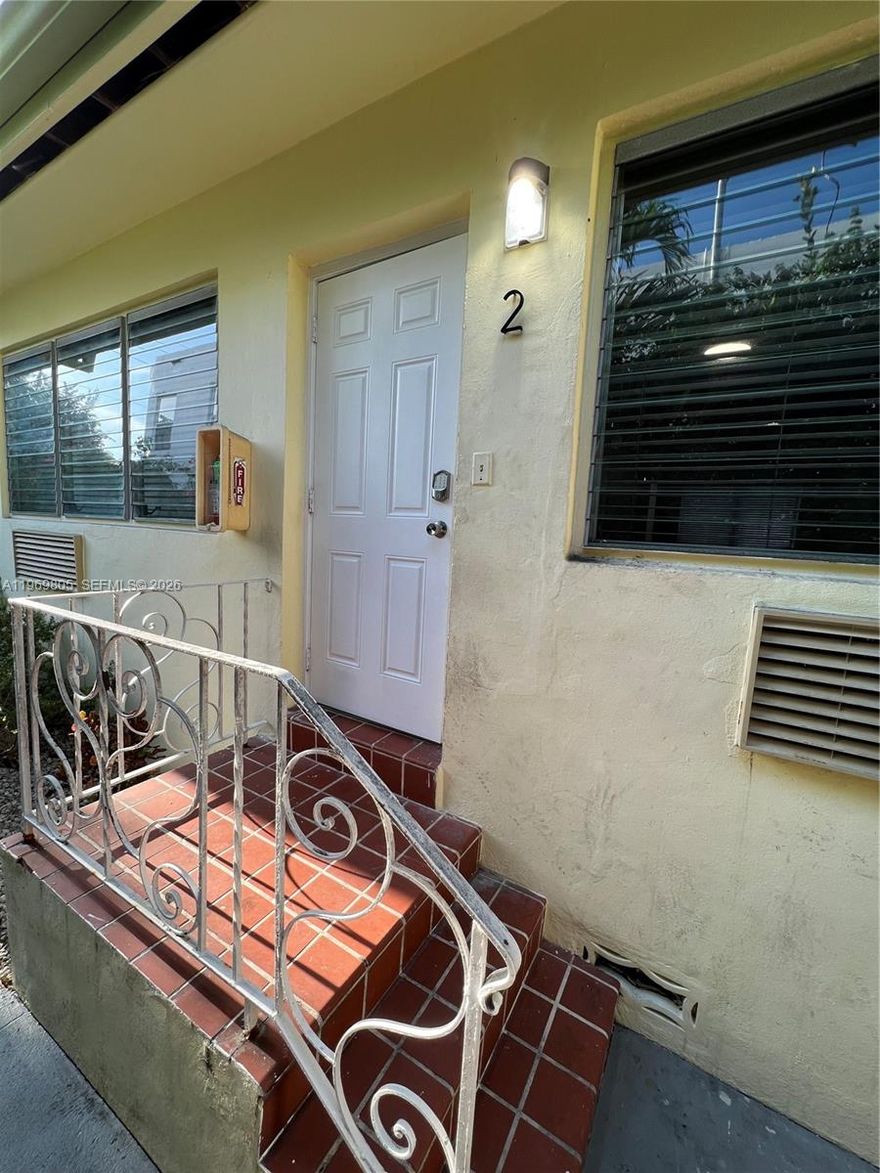 Available March 20th. Spacious furnished large 1/1BR. Newly renovated apartment located in a quiet garden style building. Only 4 units in gated building. Hardwood floor throughout, plenty of closet space, Italian style shower, ceiling fans in bedroom and dinning area, new AC, new gas range, and new fridge. Coin Laundry facility located in the building. Water, and high speed internet included in the rent. Building located next to Publix, whole food market, Target, public parking garage, restaurants, cafes, street zone 2 residential parking and only 10 minutes walk to the beach.