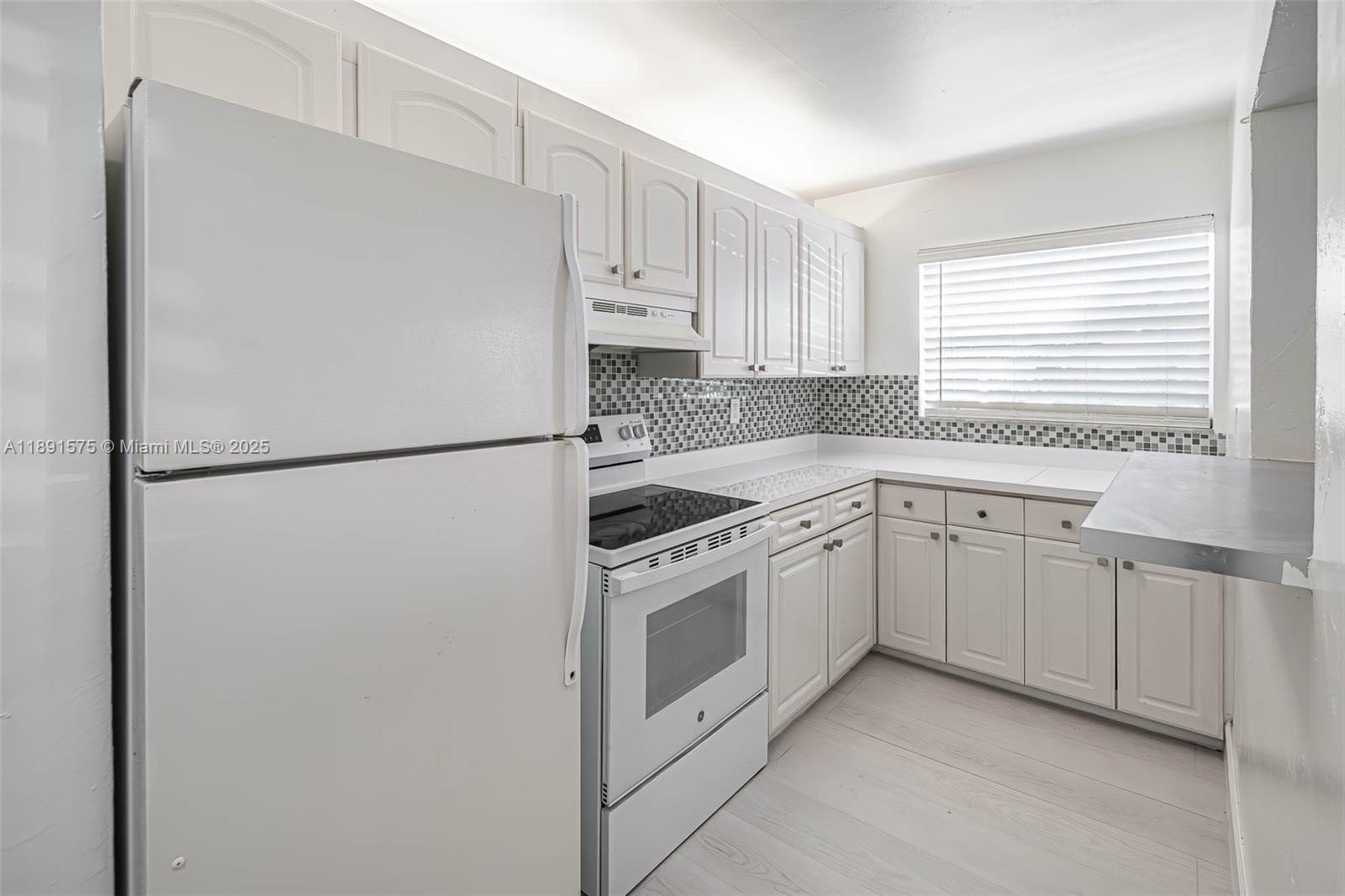 EVERGLADE LAND SALES CO - Residential Lease