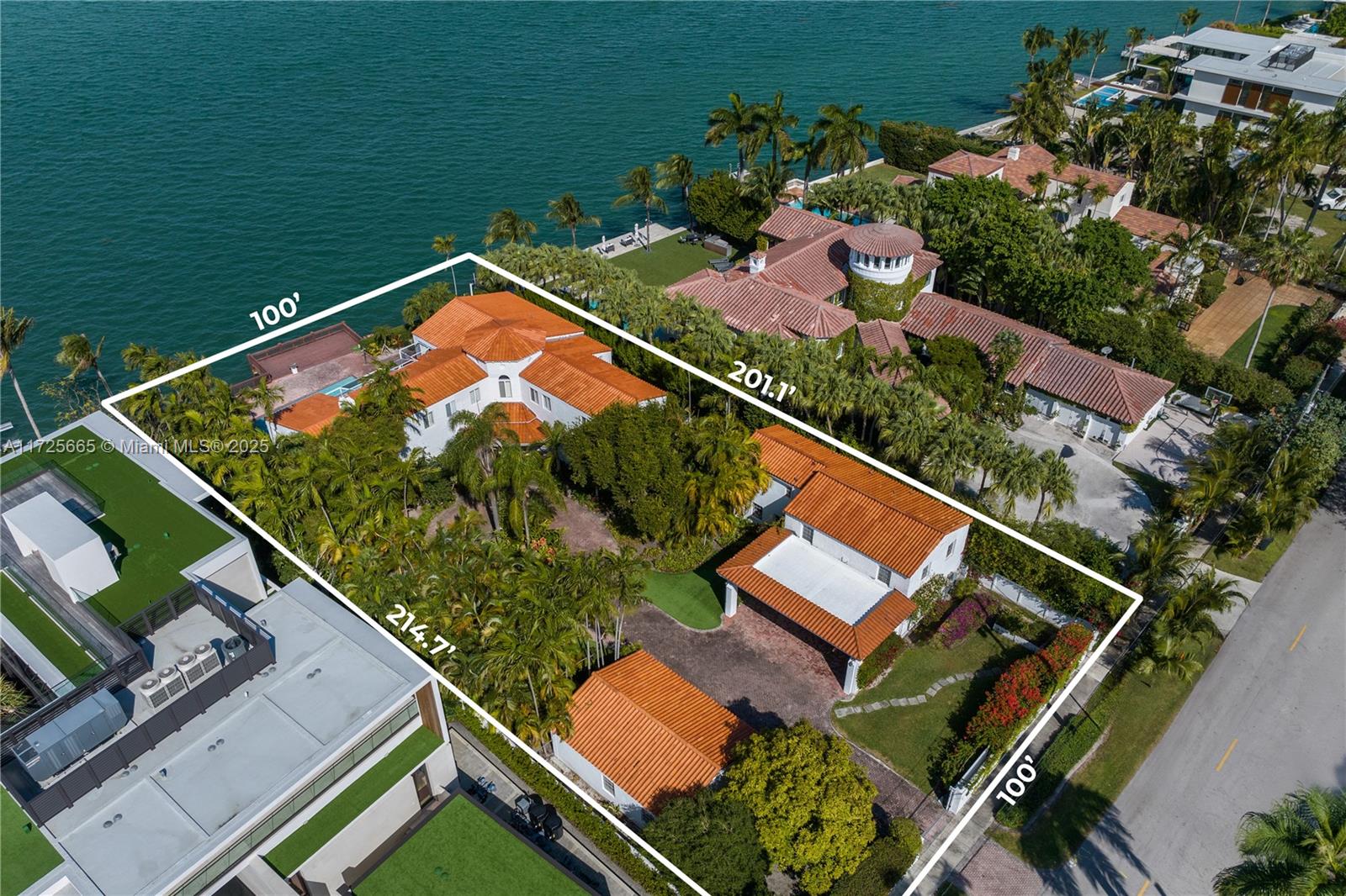 Property for Sale at 4744 N Bay Rd, Miami Beach, Miami-Dade County, Florida - Bedrooms: 7 
Bathrooms: 6  - $24,700,000