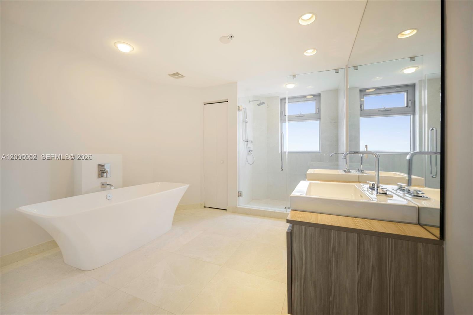 MARINA PALMS RESIDENCES N - Residential