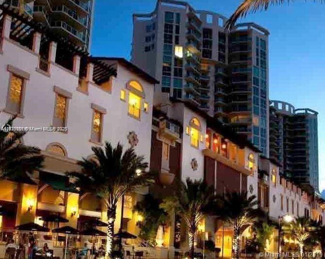 ST TROPEZ ON THE BAY II C - Residential Lease