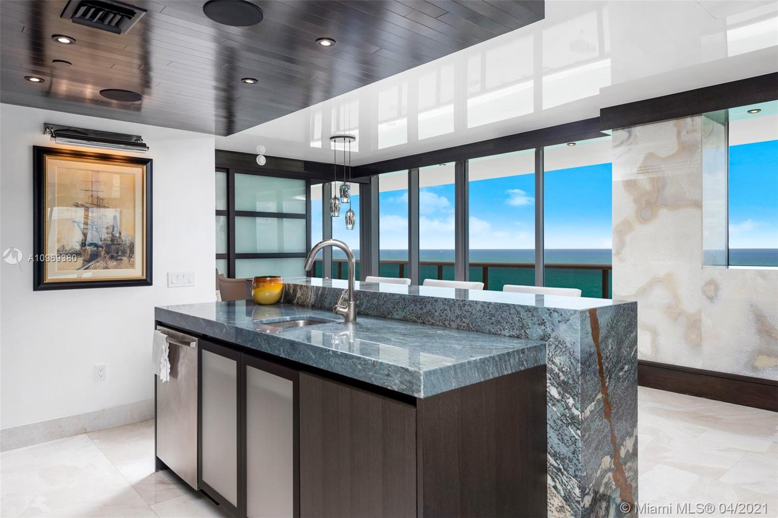 MEI CONDO - Residential