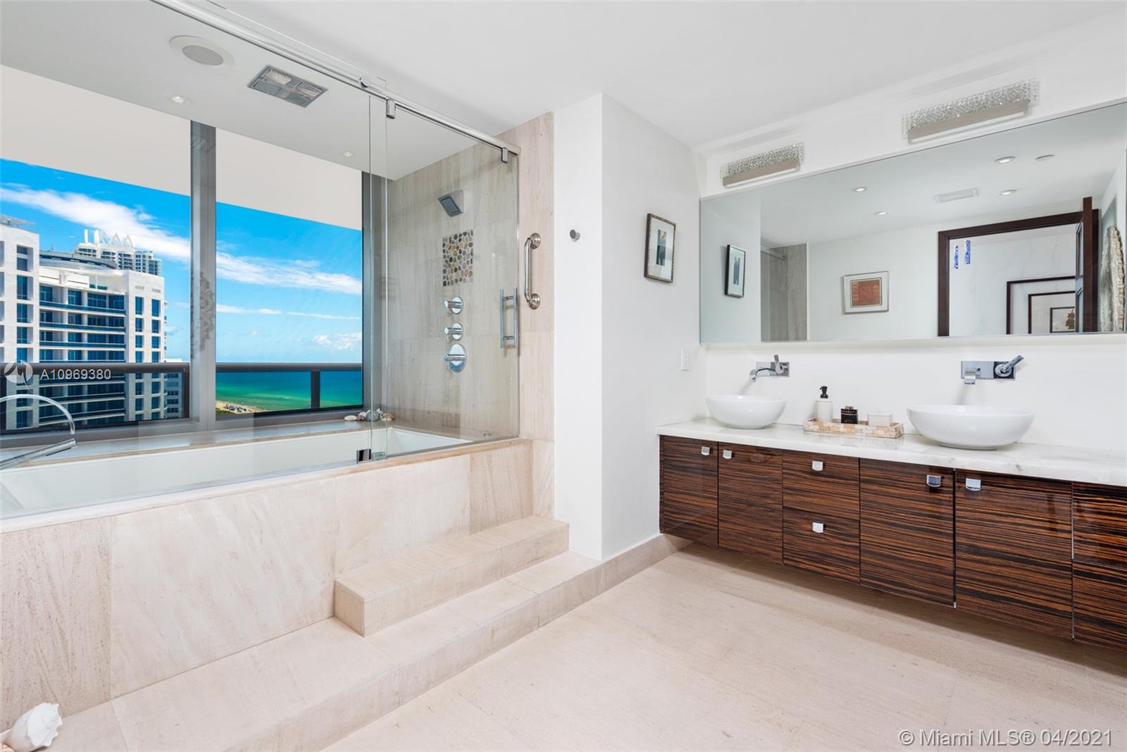 MEI CONDO - Residential