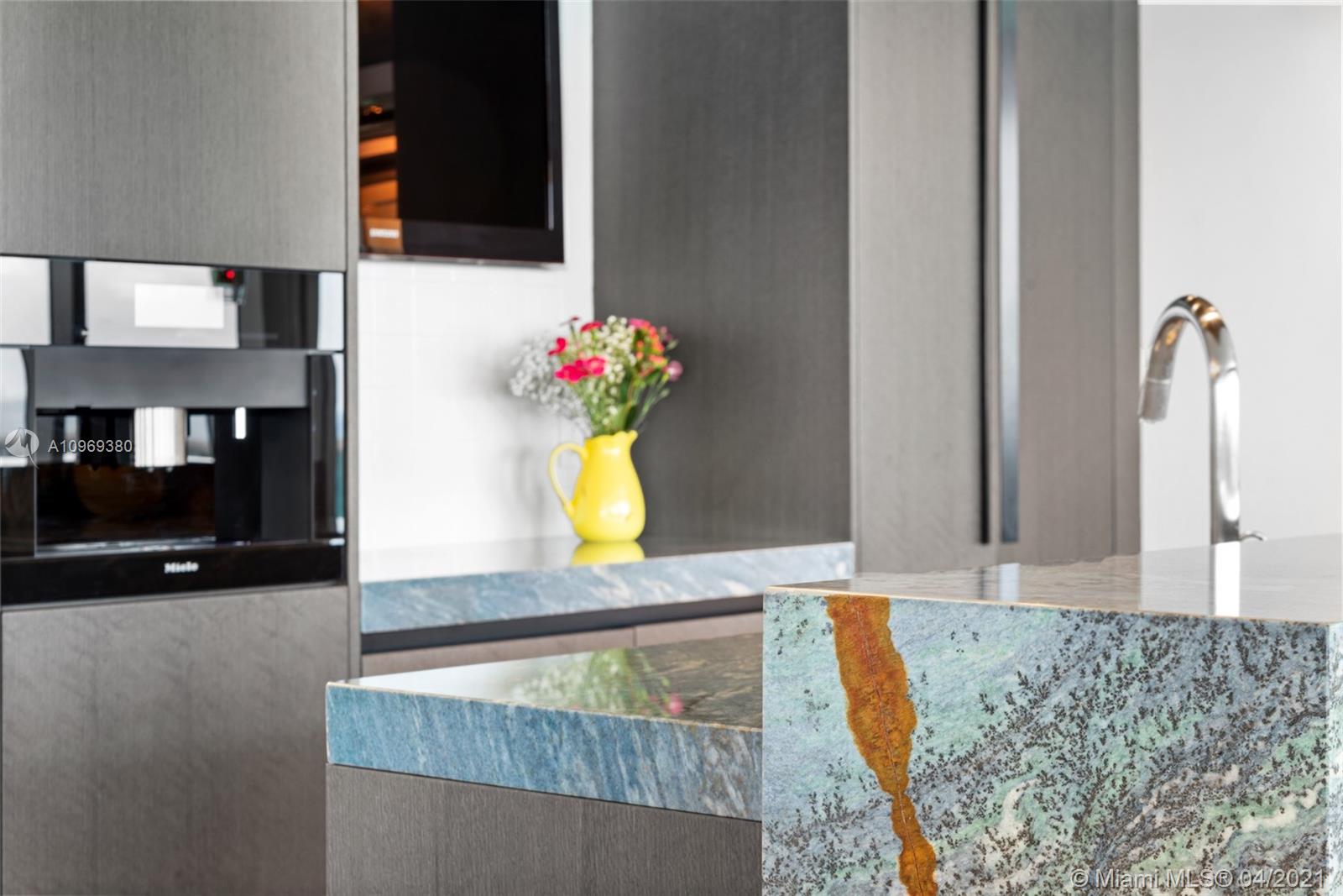 MEI CONDO - Residential