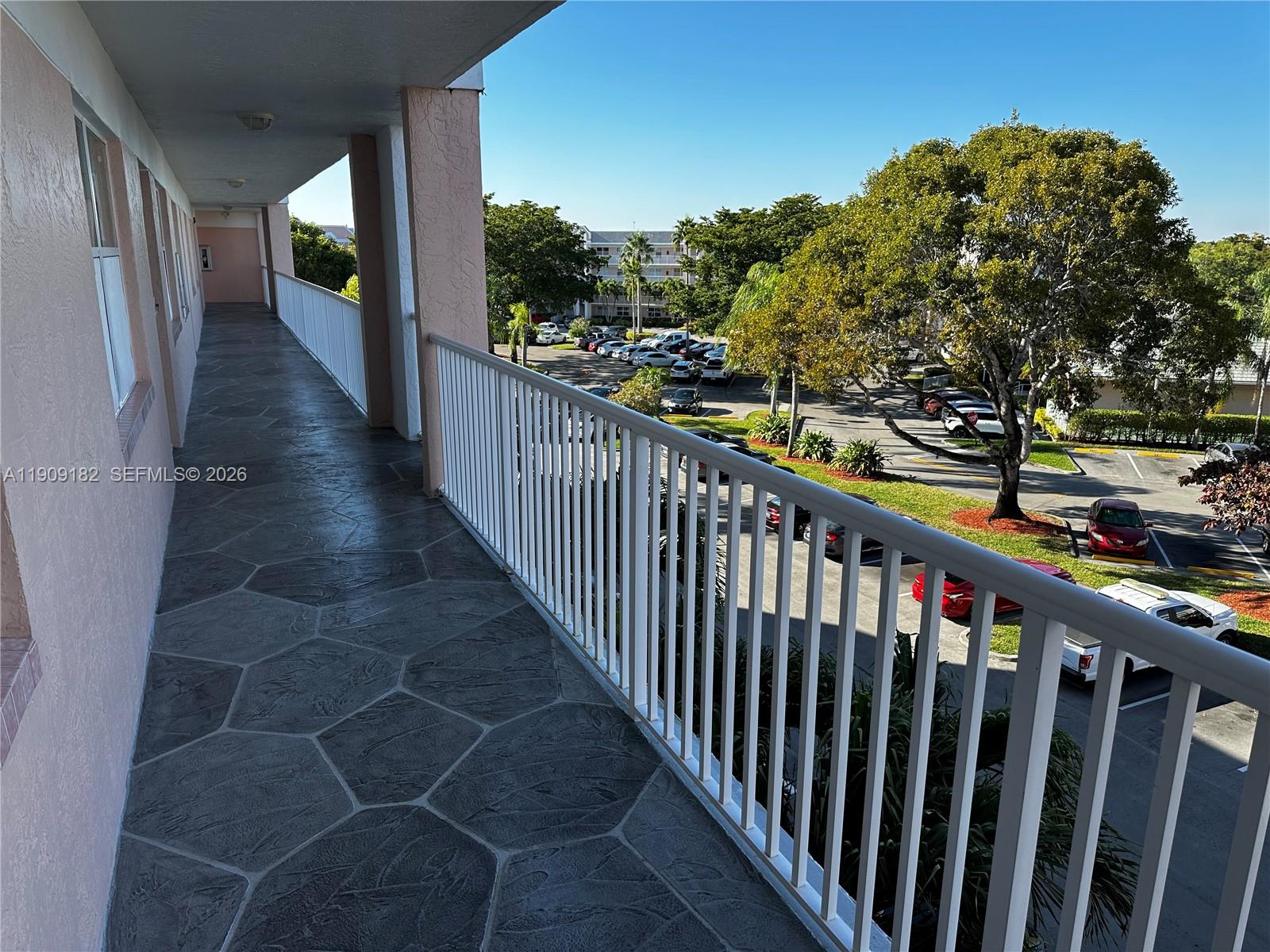 SUNRISE LAKES 193 CONDO - Residential