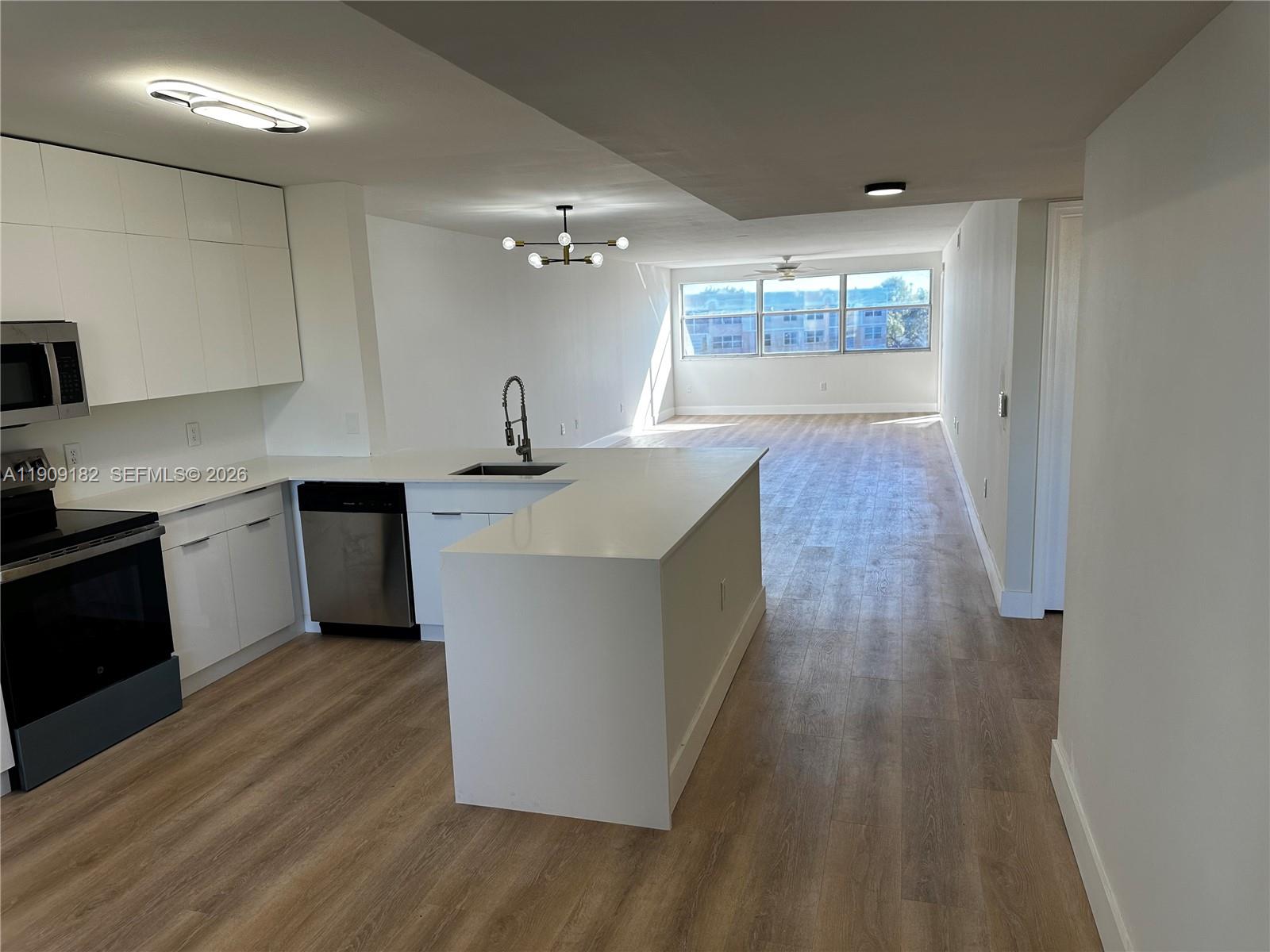 SUNRISE LAKES 193 CONDO - Residential