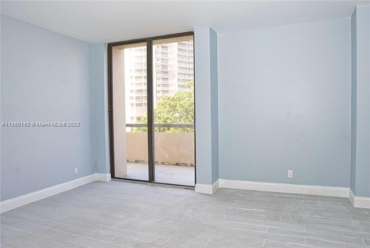 TURNBERRY TOWERS CONDO - Residential
