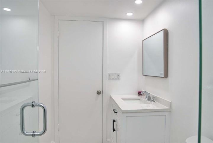 TURNBERRY TOWERS CONDO - Residential