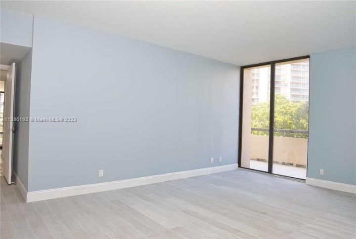 TURNBERRY TOWERS CONDO - Residential