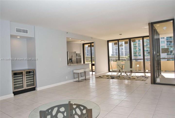 TURNBERRY TOWERS CONDO - Residential