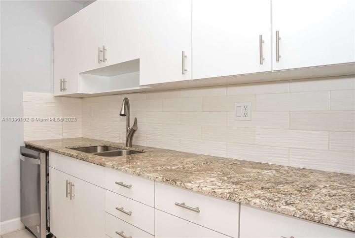 TURNBERRY TOWERS CONDO - Residential