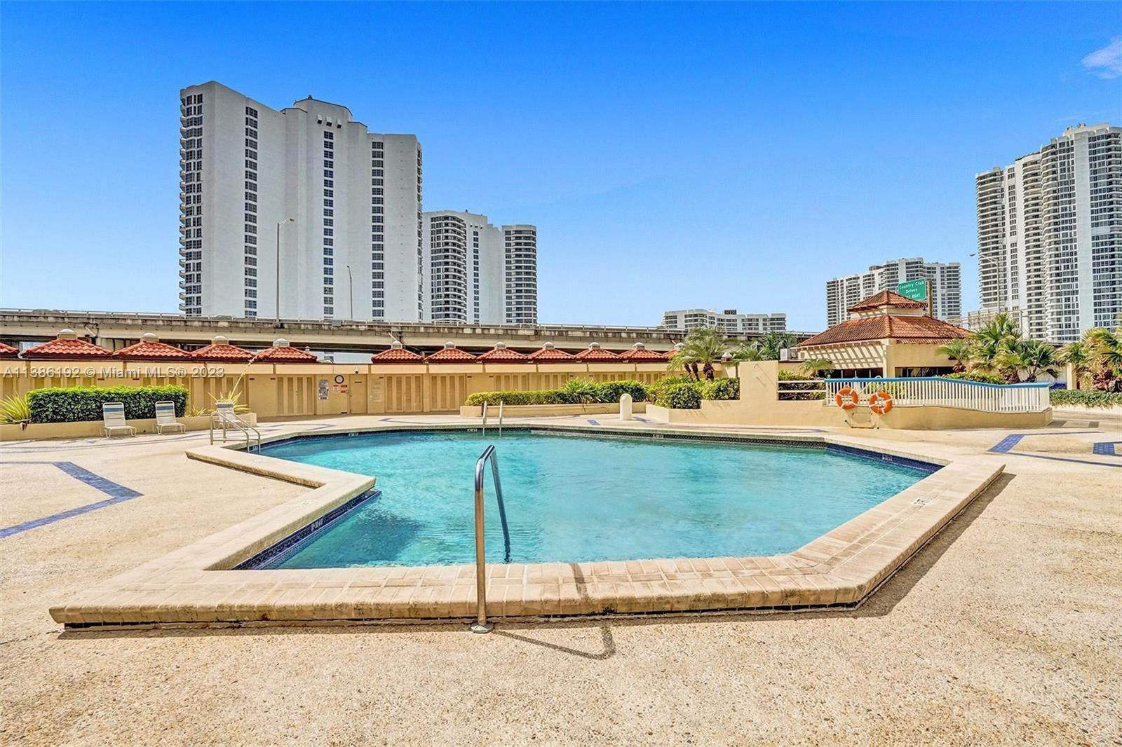 TURNBERRY TOWERS CONDO - Residential