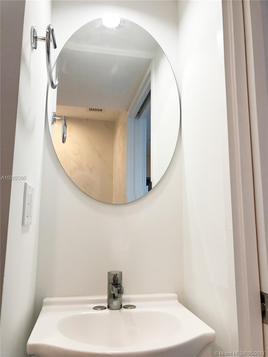 FLAMINGO SOUTH BEACH I CO - Residential Lease